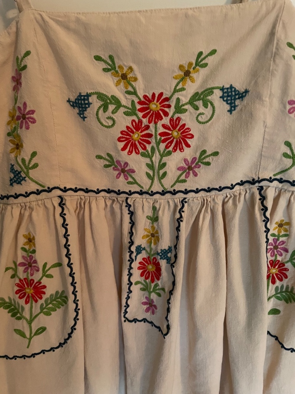 Natural life embroidered dress - Picture 2 of 6